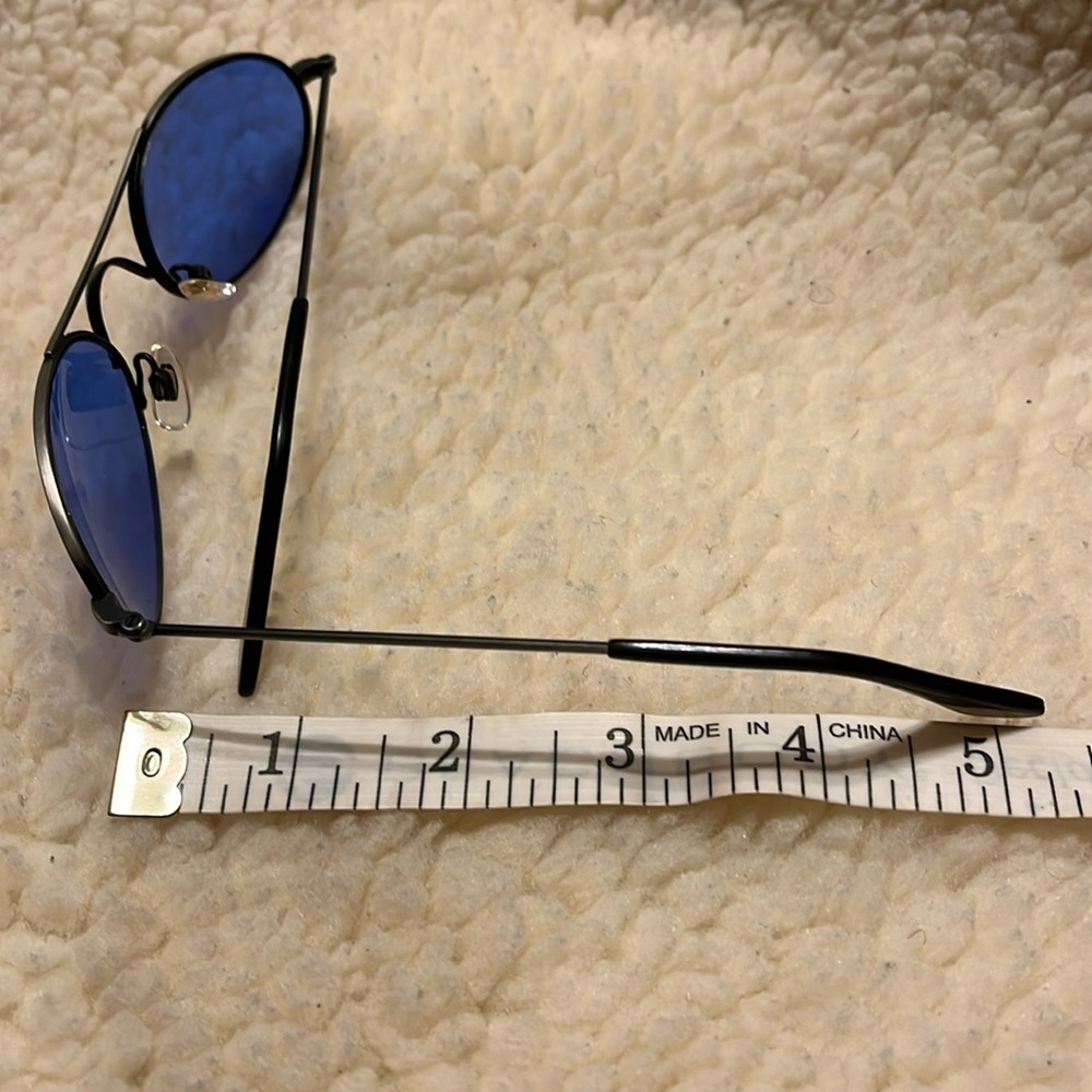 Stylish Oval Blue Lens Sunglasses - Picture 13 of 17